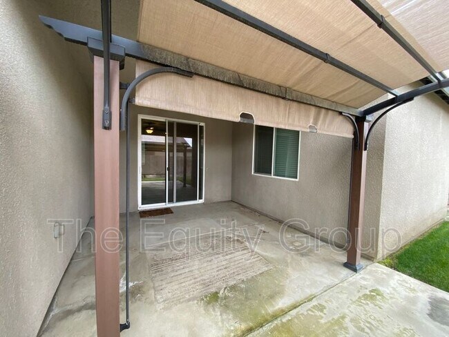Foto del edificio - 3212 N Noyes Ct