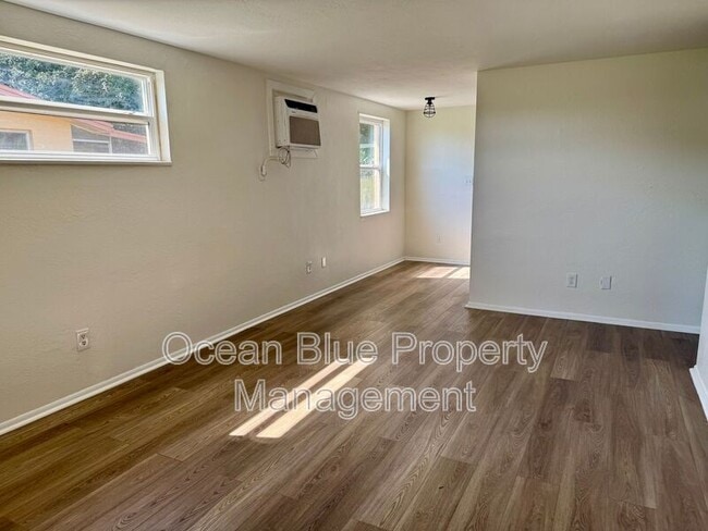 Foto del edificio - 10157 106th Ave N
