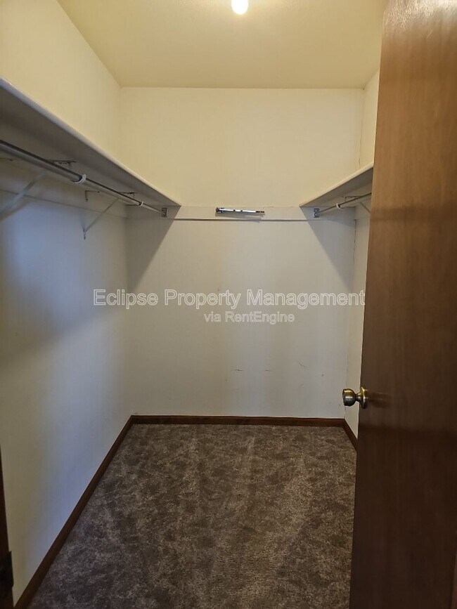 Foto del edificio - 9 River Dr