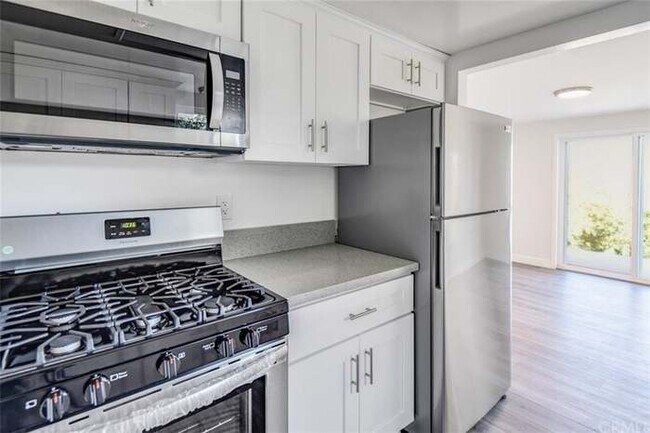 Foto del edificio - 4317 Milburn Dr