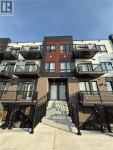 Building Photo - 40 Palace St