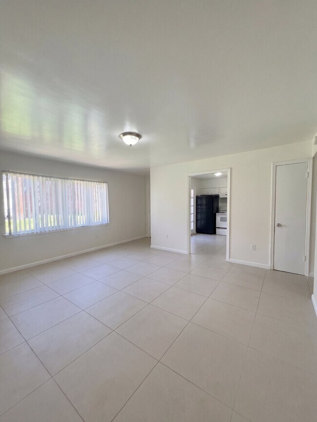 Building Photo - 2295 Candlewyck Cir