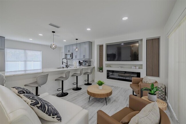 Foto del edificio - 23700 Lake Hills Dr