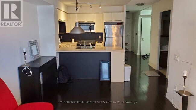 Photo du bâtiment - 25 Carlton St.