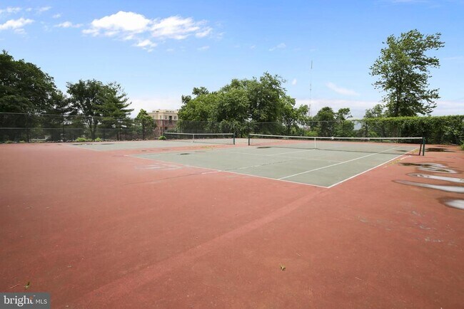 Foto del edificio - 3930 Langley Ct NW