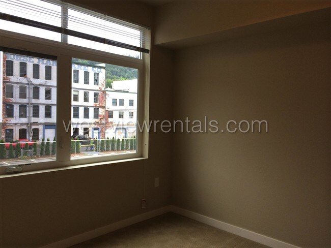 Foto del edificio - 1020 Railroad Ave