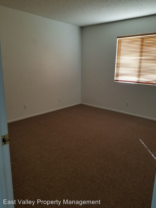 Foto del edificio - 12692 Valley View St