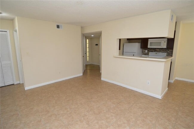 Building Photo - 8647 Mallard Reserve Dr