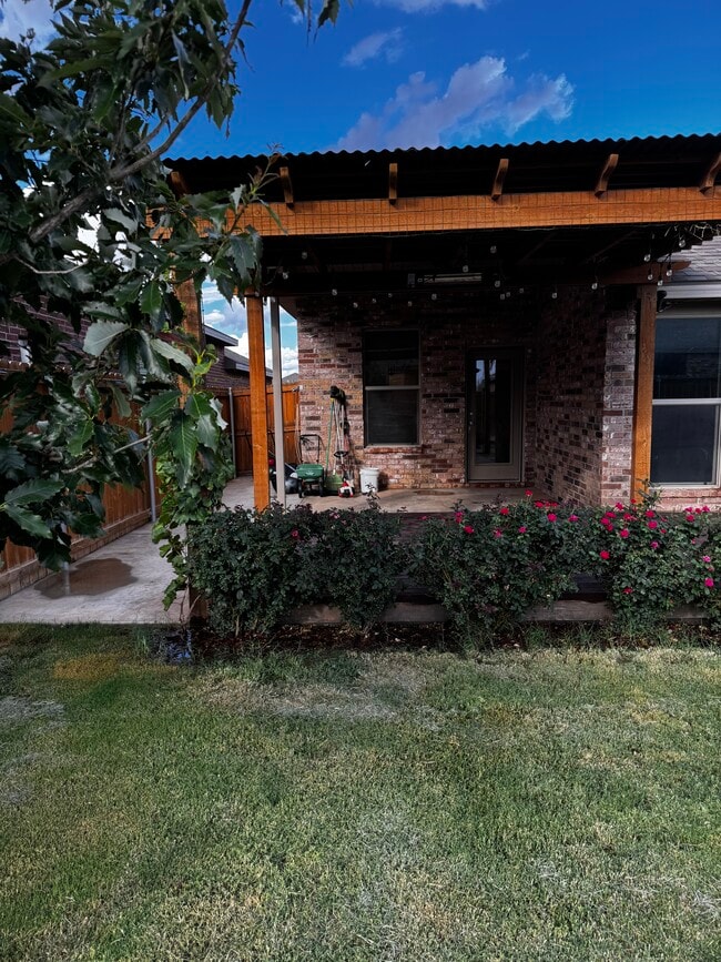 Building Photo - 6905 Baron Dr