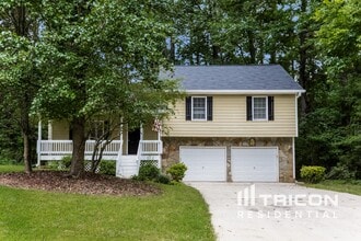 Building Photo - 100 Russell Dr Building Photo - 100 Russell Dr