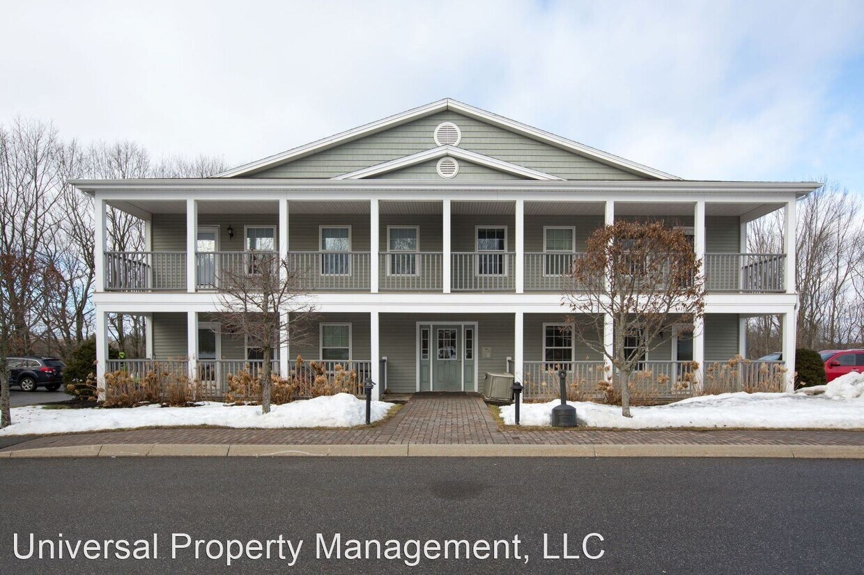 2527 Chicopee Ln, Biddeford, ME 04005 Room for Rent in Biddeford, ME