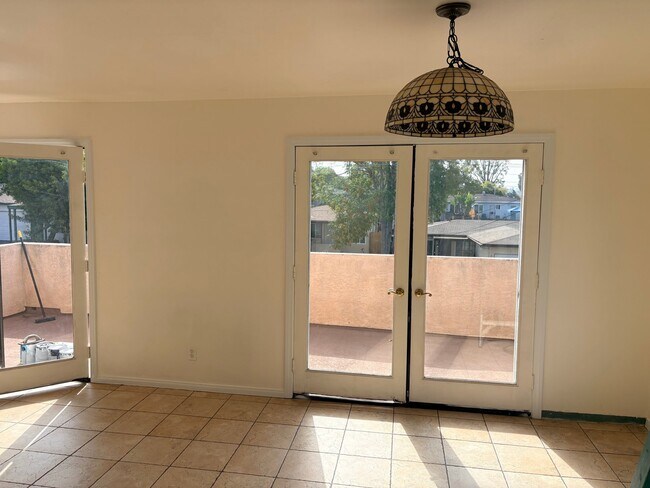 Foto del edificio - 6052 Horton Dr