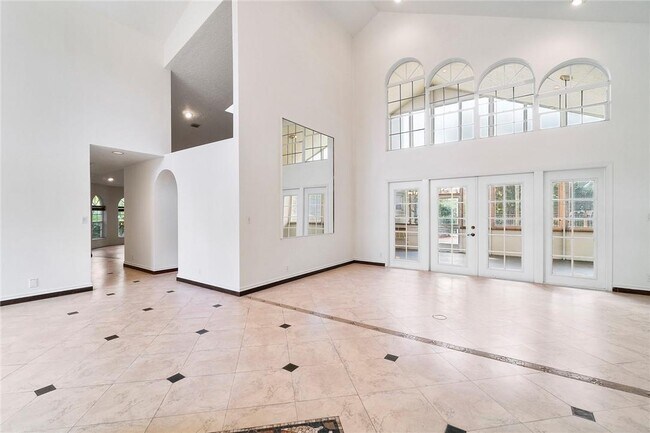 Building Photo - 12240 Tara Dr