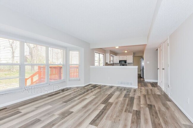 Building Photo - 620 Bennington Dr