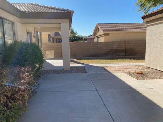 Foto del edificio - Power Ranch single level 3 bedroom home