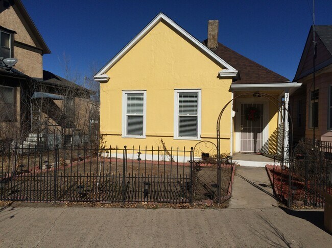 Sweet home in 'The Blocks' - 121 Harvard Ave
