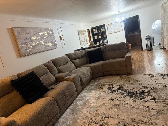 Foto del edificio - 3759 N Knox Ave