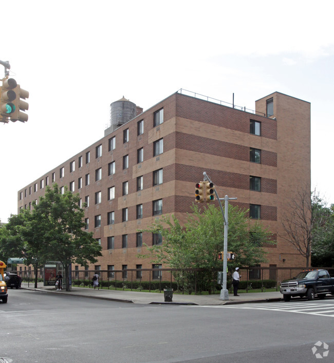 Foto del edificio - Bridge Street Senior Housing