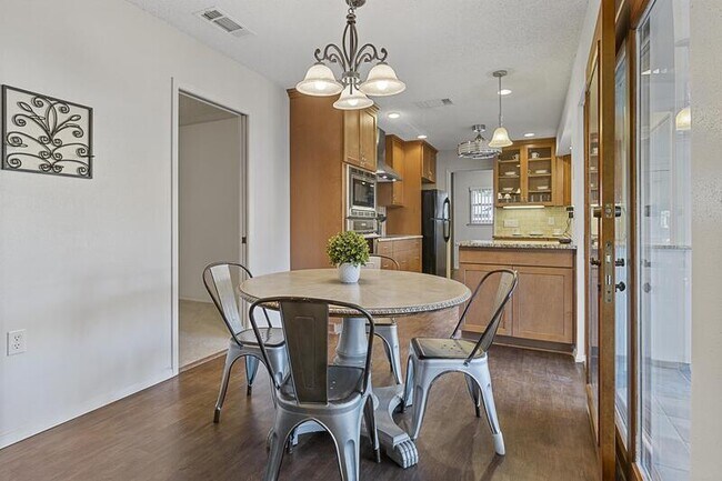 Building Photo - 5112 El Capitan St