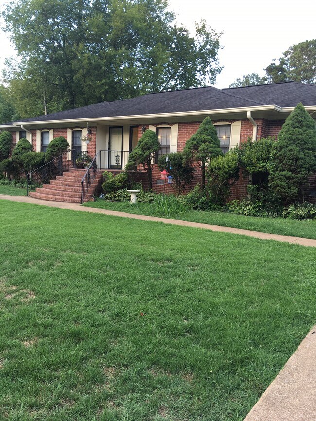 Foto del edificio - 6938 Robinson Dr