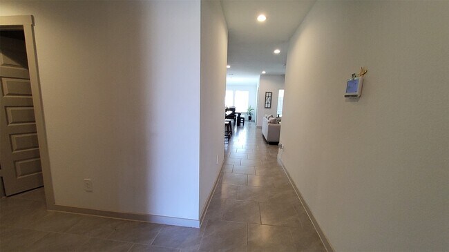 Building Photo - 4011 Itzle Is Ct