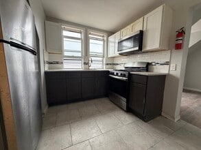 Building Photo - 223 Cator Ave