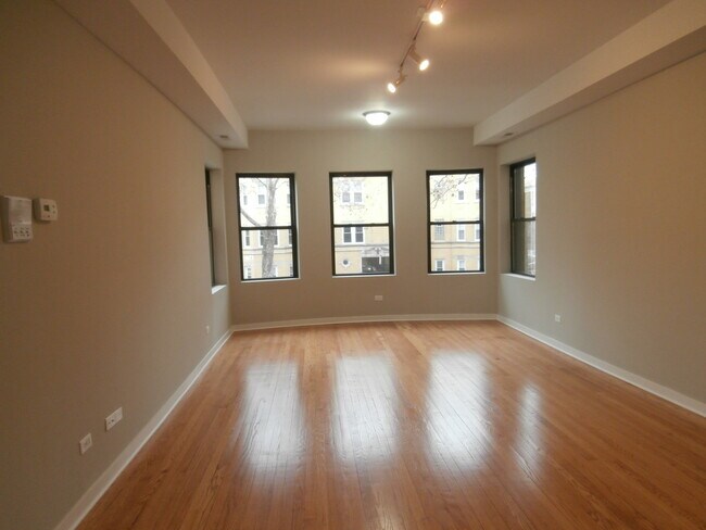 Foto del edificio - 2323 W Arthur Ave
