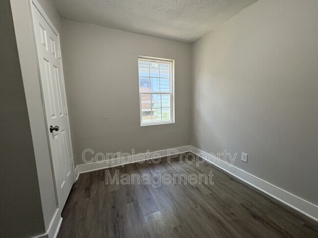 Foto del edificio - 725 Avenue G