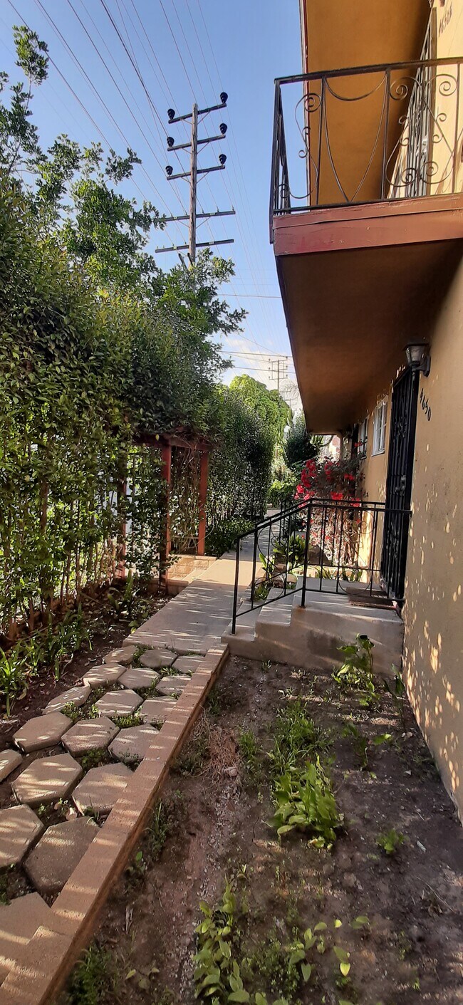 Foto del edificio - 4650 Ellenwood Dr