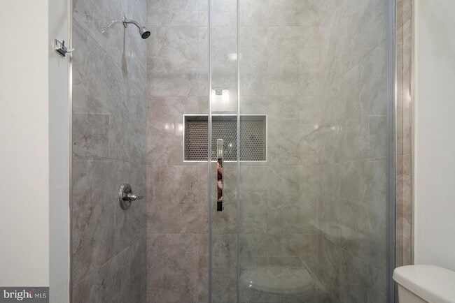 Building Photo - 2032 E Susquehanna Ave