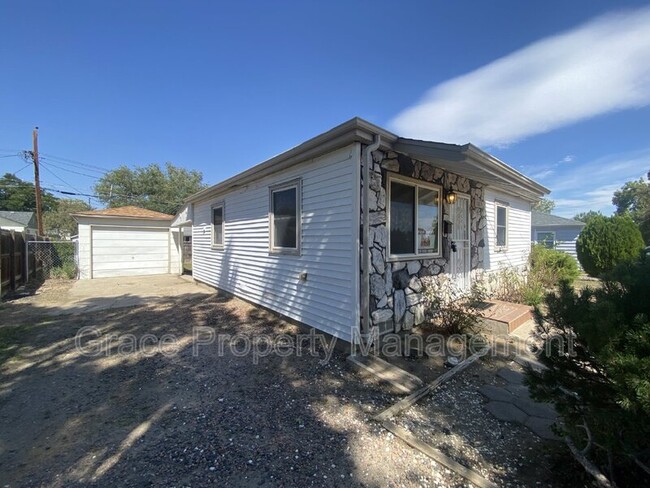 Building Photo - 1881 Rowena St