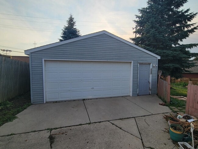 Building Photo - Kenosha House
