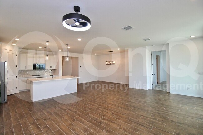 Building Photo - 34505 Fortini Wy