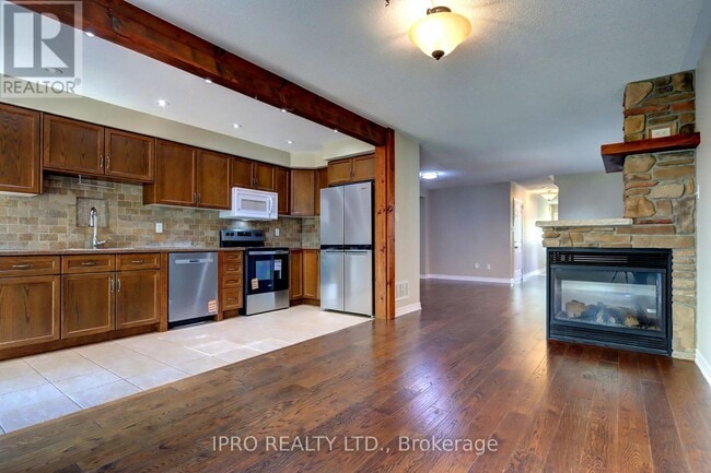 Building Photo - 42 Mowat Crescent