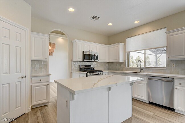 Foto del edificio - 9475 McCombs St