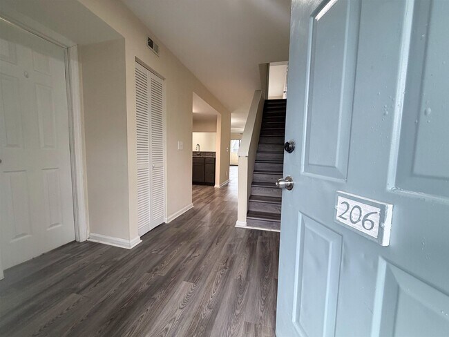 Foto del edificio - 1100 Possum Trot Rd