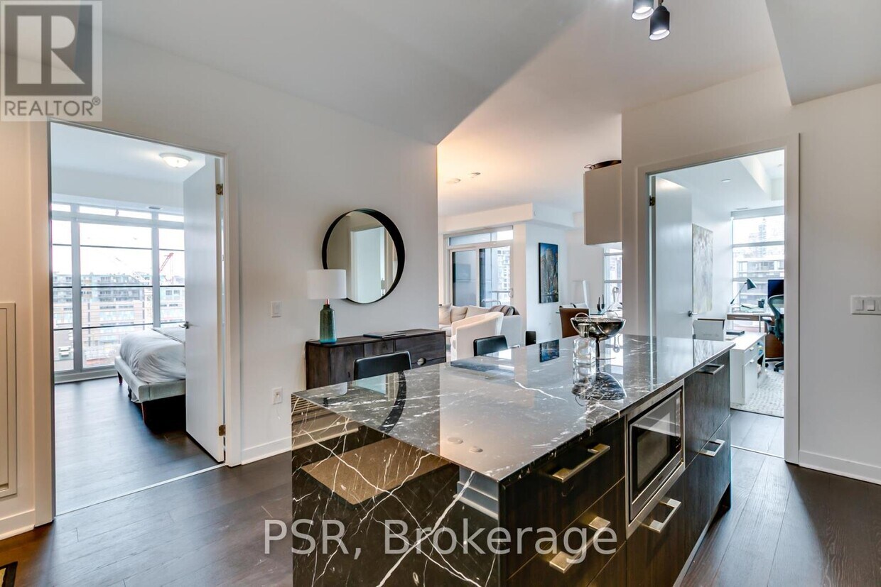 Primary Photo - 501 Adelaide St W