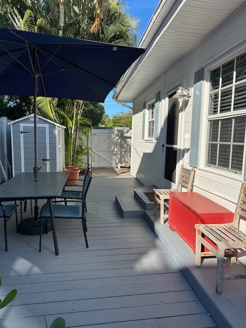 Foto del edificio - 811 NE 3rd St