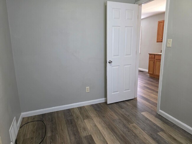 Building Photo - Updated 2-Bedroom, 1-Bathroom Home with Garage – $1,200/Month