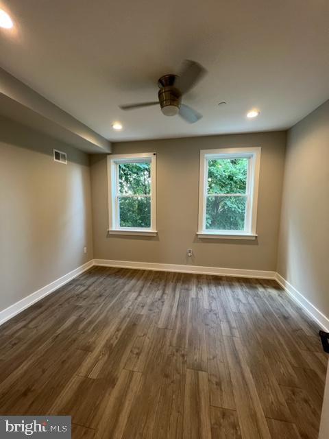 Building Photo - 1332 N Myrtlewood St