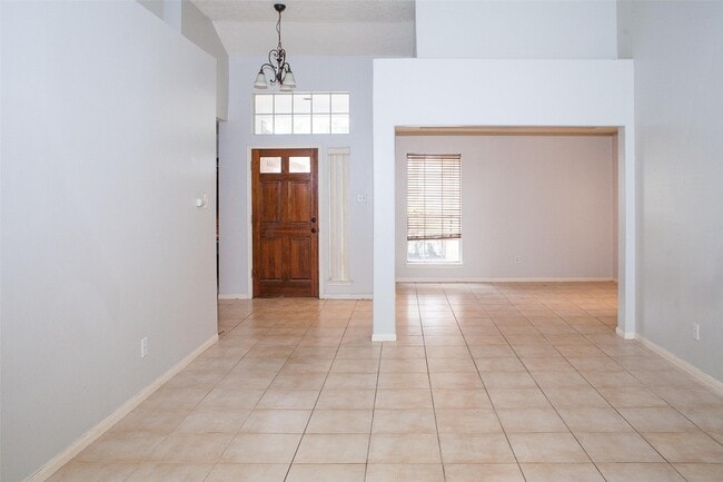 Building Photo - 6223 Newbury Dr