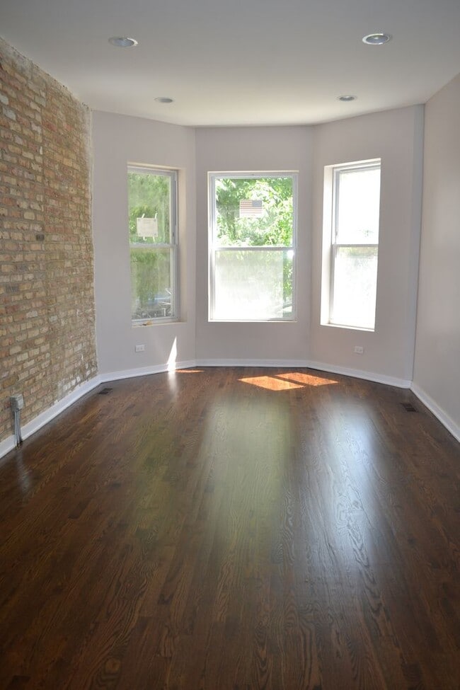 Foto del edificio - 3342 W Beach Ave