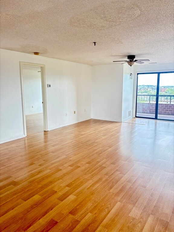 Foto del edificio - 3920 Mystic Valley Pkwy