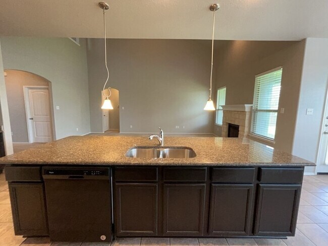 Foto del edificio - 8217 Spruce Meadows Dr