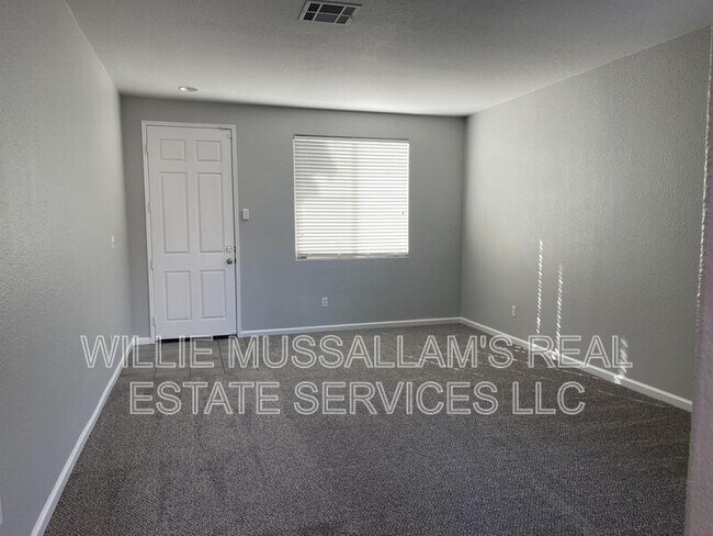 Building Photo - 4117 Rogers Canyon Rd