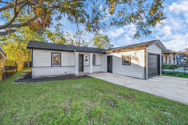 Building Photo - 428 De Haven St