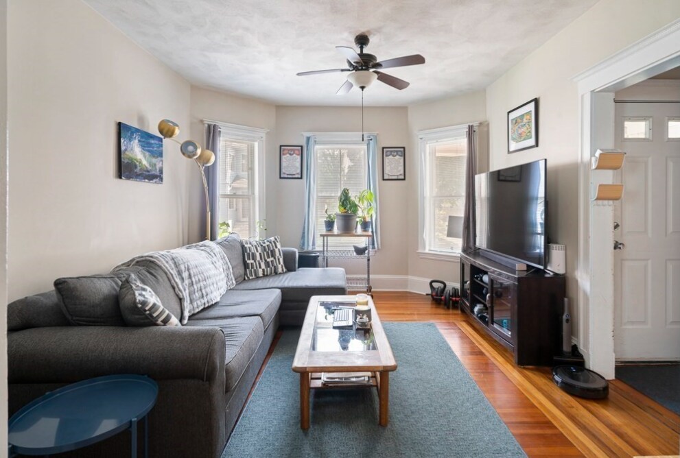 Primary Photo - 44 Greenleaf Ave