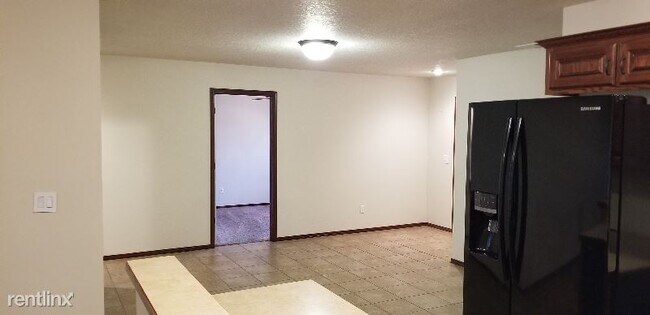 Building Photo - 2 br, 2 bath Apartment - 806 Wendy Ln