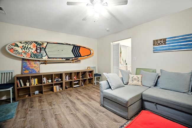 Building Photo - 2310 Merl Cir