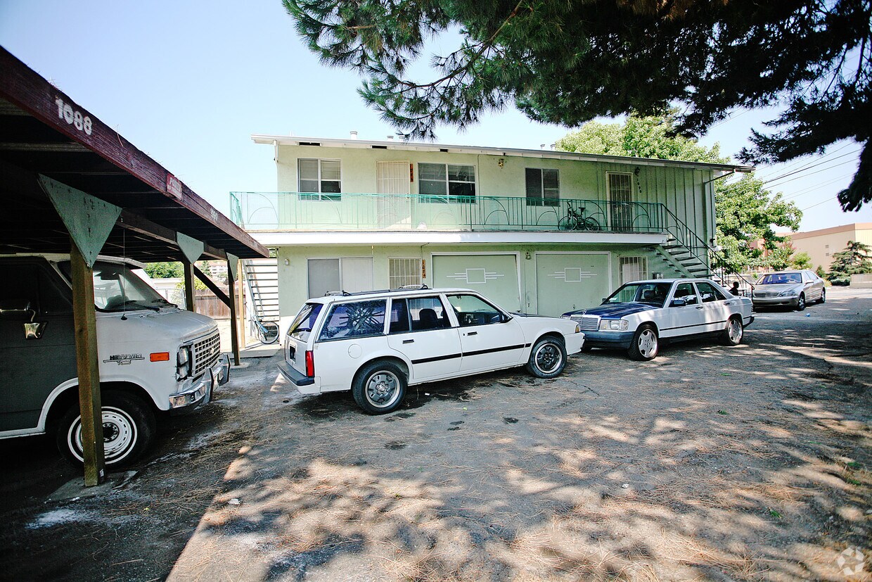 Building Photo - 1084 Hazel